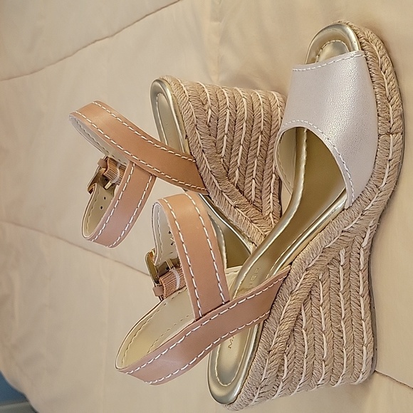 Marc Fisher soft gold espadrille wedge sandal - Picture 2 of 5